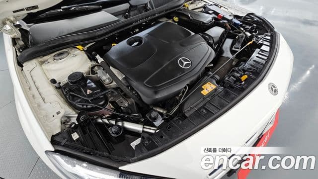 Mercedes-Benz GLA-Class 2019 — Şəkil 6/20