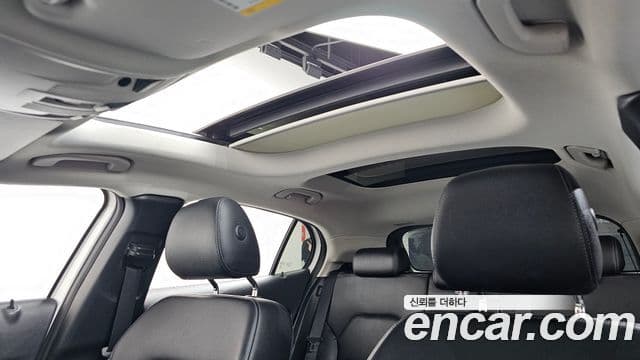 Mercedes-Benz GLA-Class 2019 — Şəkil 19/20