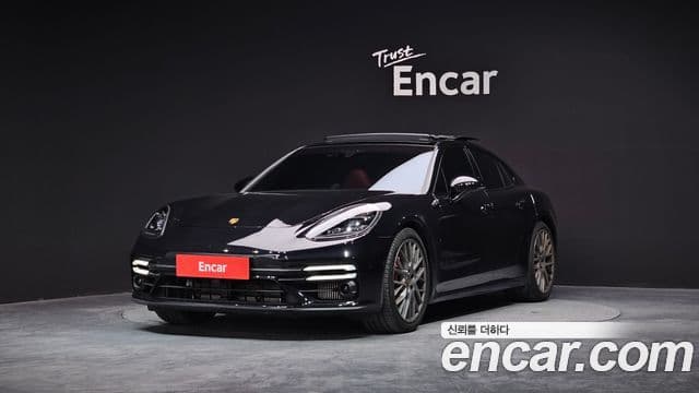Porsche Panamera 2023 — Фото 1/20