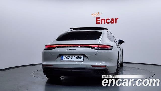 Porsche Panamera 2022 — ფოტო 4/20