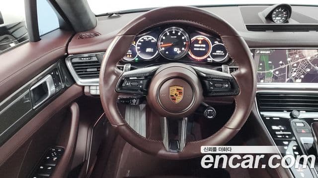 Porsche Panamera 2022 — ფოტო 13/20