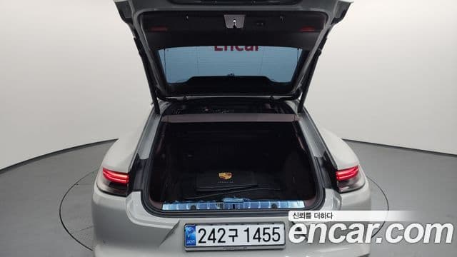 Porsche Panamera 2022 — ფოტო 20/20