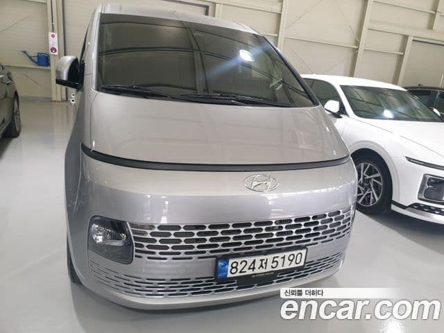 Hyundai Staria 2023 — Фото 2/20