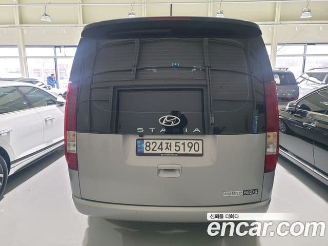 Hyundai Staria 2023 — Фото 3/20