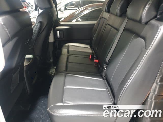 Hyundai Staria 2023 — Фото 8/20