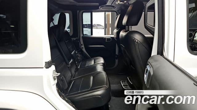 Jeep Wrangler 2021 — ფოტო 12/20