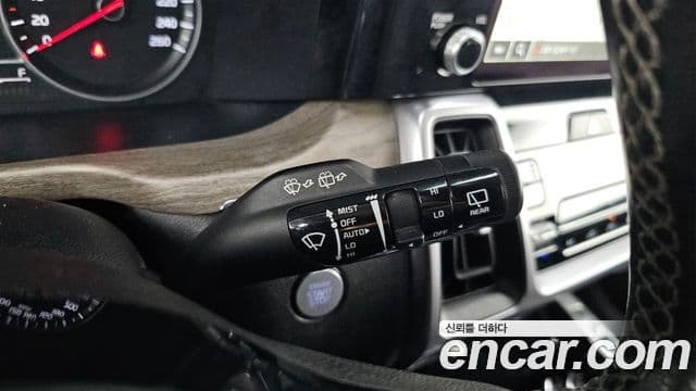 Kia Sorento 2022 — ფოტო 18/20