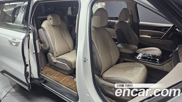 Kia Carnival 2021 — Şəkil 12/20