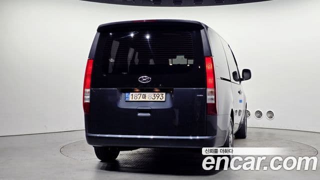 Hyundai Staria 2022 — ფოტო 4/20