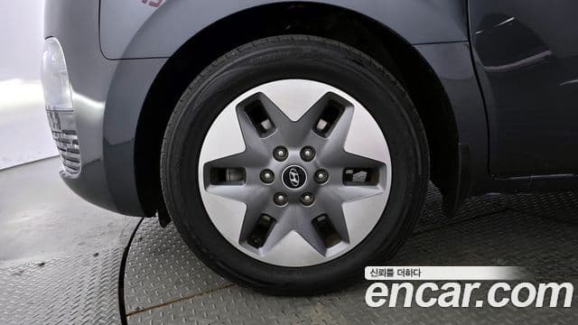 Hyundai Staria 2022 — ფოტო 5/20