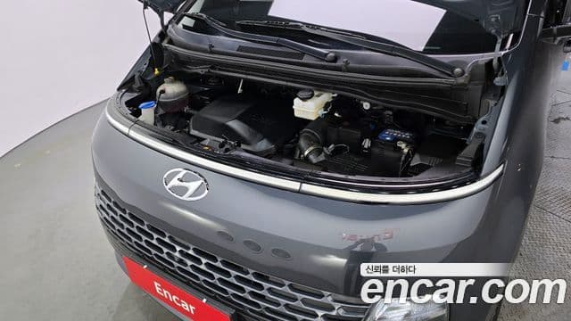 Hyundai Staria 2022 — ფოტო 6/20