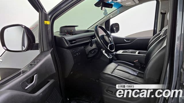 Hyundai Staria 2022 — ფოტო 10/20