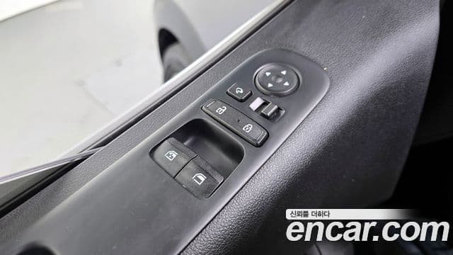 Hyundai Staria 2022 — ფოტო 13/20