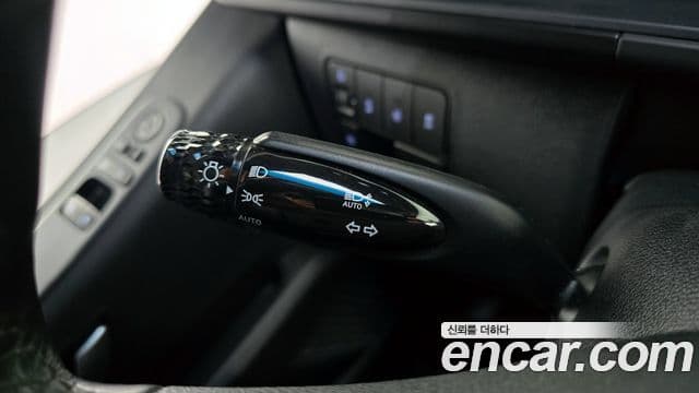 Hyundai Staria 2022 — ფოტო 16/20