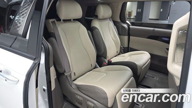 Kia Carnival 2023 — Фото 12/20