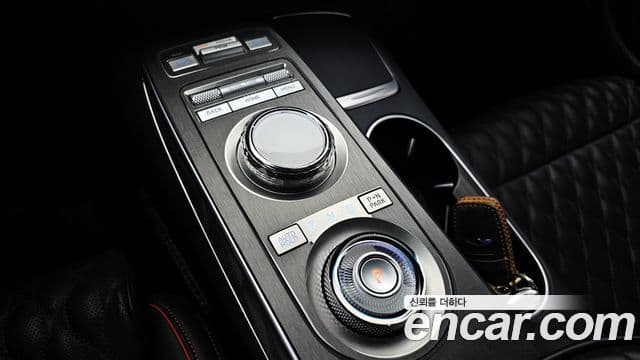 Genesis GV70 2021 — ფოტო 9/20