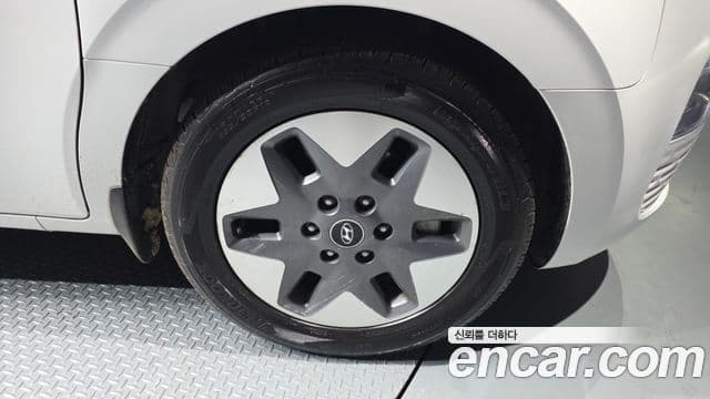 Hyundai Staria 2021 — Фото 5/20
