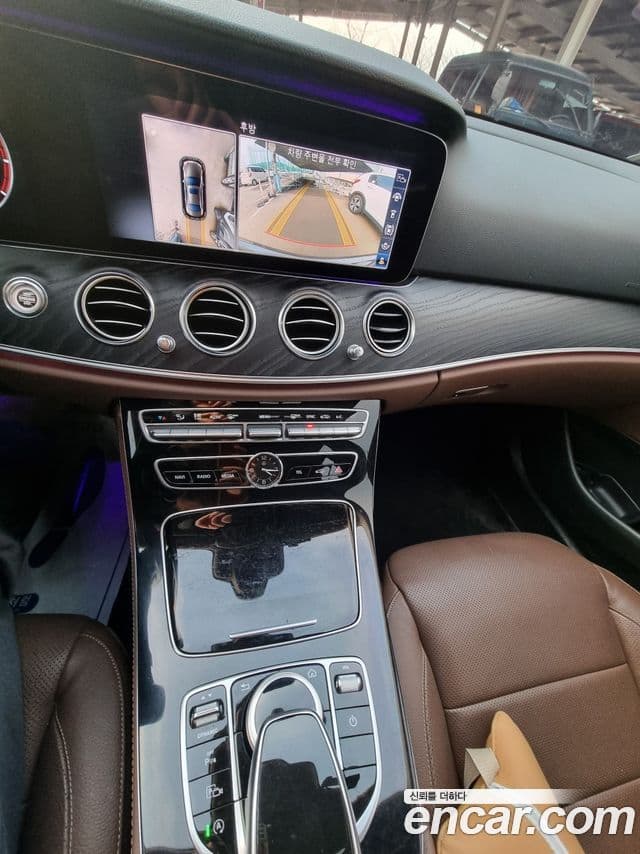 Mercedes-Benz E-Class 2018 — Фото 13/20