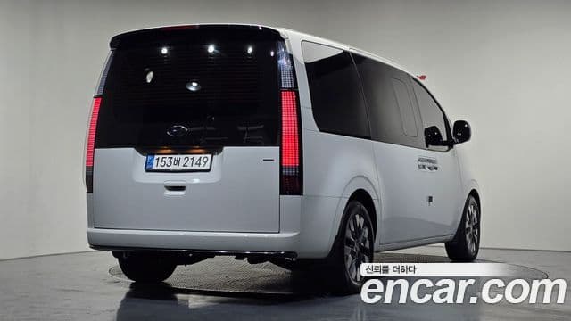 Hyundai Staria 2022 — ფოტო 1/20