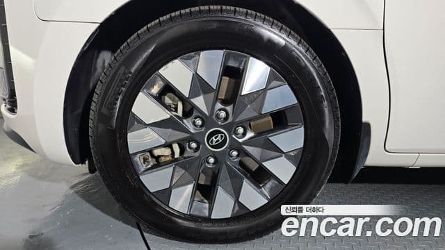 Hyundai Staria 2022 — ფოტო 4/20