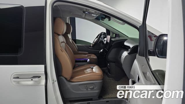 Hyundai Staria 2022 — ფოტო 11/20