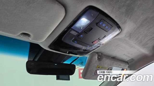 Hyundai Staria 2022 — ფოტო 18/20