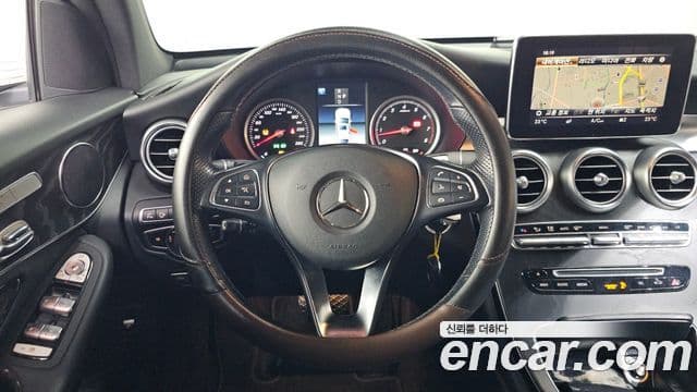 Mercedes-Benz GLC-Class 2019 — ფოტო 13/20