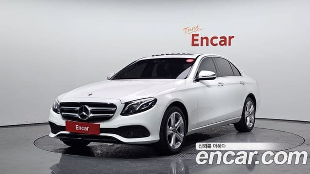 Mercedes-Benz E-Class 2018 — ფოტო 1/20