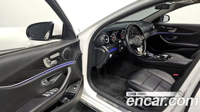 Mercedes-Benz E-Class 2018 — ფოტო 11/20