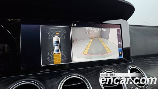 Mercedes-Benz E-Class 2018 — Photo 19/20