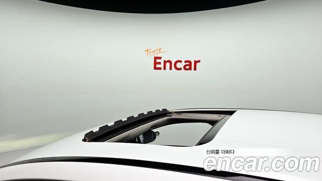Mercedes-Benz E-Class 2018 — ფოტო 19/20