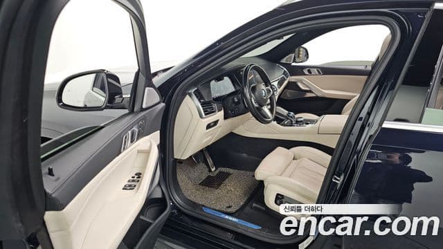 BMW X6 2021 — Photo 19/20