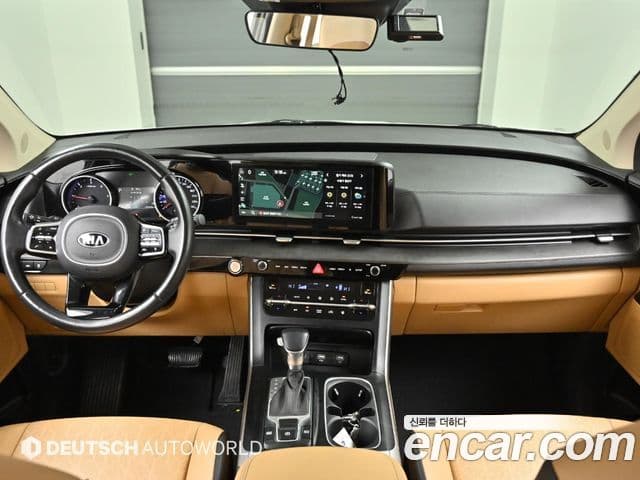 Kia Carnival 2021 — ფოტო 10/20