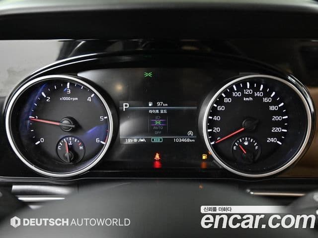 Kia Carnival 2021 — ფოტო 7/20