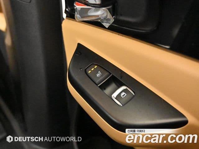 Kia Carnival 2021 — ფოტო 16/20