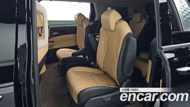 Kia Carnival 2020 — Фото 12/20