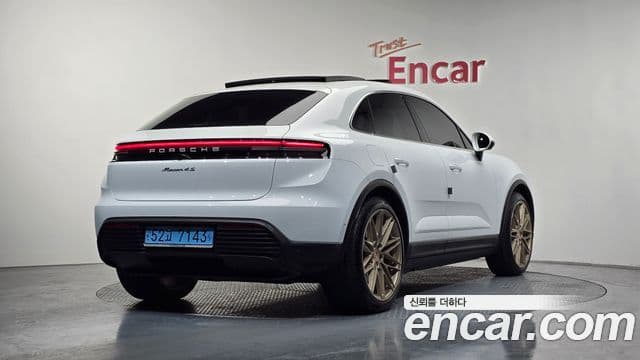 Porsche Macan EV 2025 — Şəkil 7/20