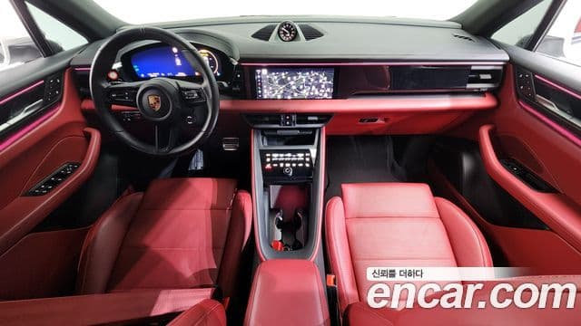 Porsche Macan EV 2025 — Şəkil 8/20
