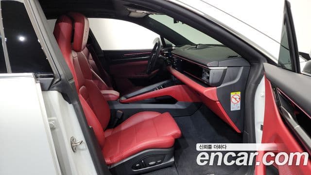 Porsche Macan EV 2025 — Şəkil 18/20