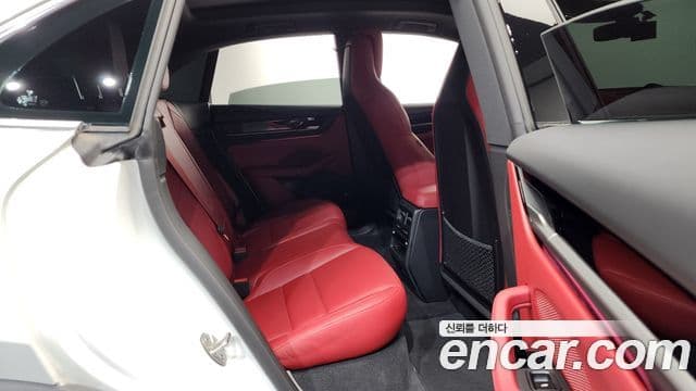 Porsche Macan EV 2025 — Şəkil 9/20