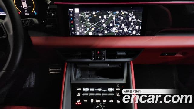 Porsche Macan EV 2025 — Şəkil 5/20