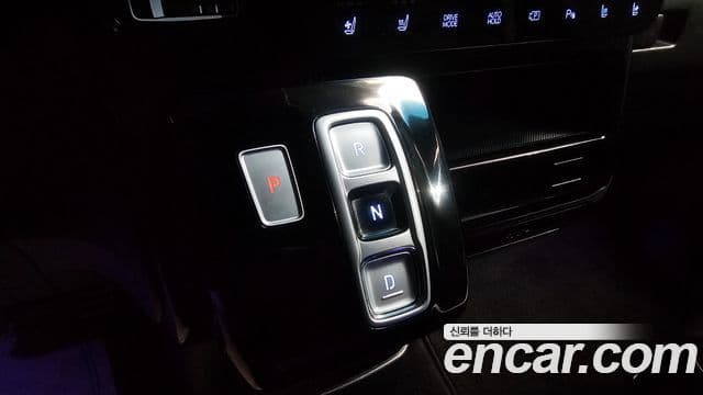 Hyundai Staria 2022 — Şəkil 9/20