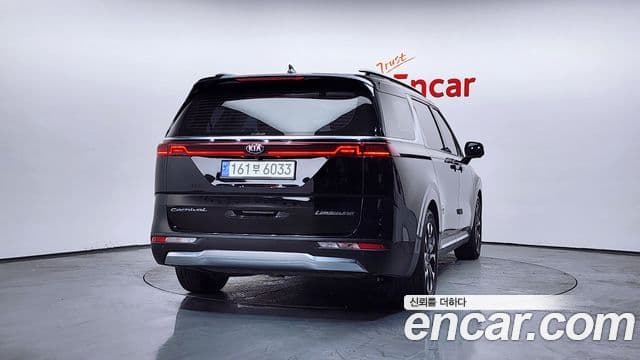 Kia Carnival 2021 — ფოტო 4/20