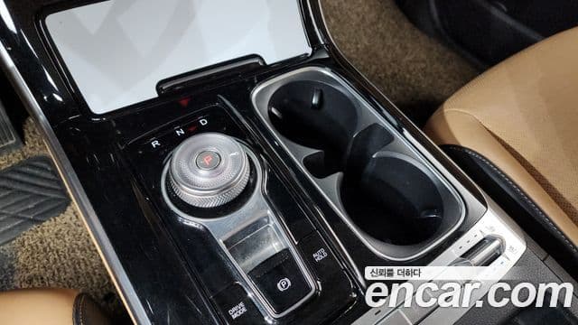 Kia Carnival 2021 — ფოტო 9/20