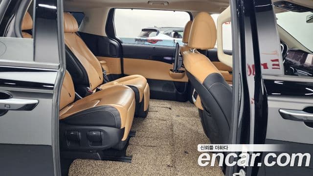 Kia Carnival 2021 — ფოტო 12/20