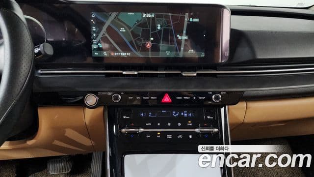 Kia Carnival 2021 — ფოტო 14/20