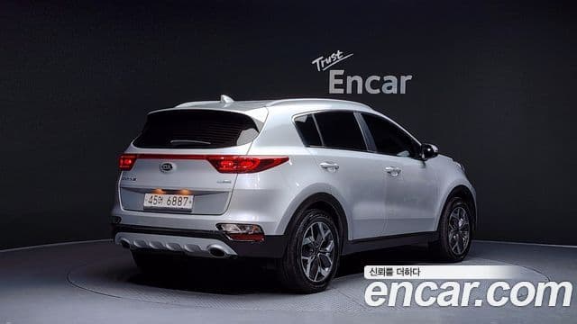 Kia Sportage The Bold 2019 — ფოტო 8/20