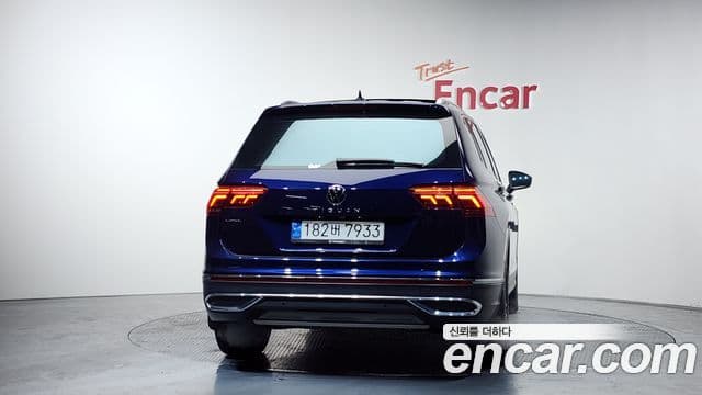 Volkswagen Tiguan Allspace 2023 — Photo 4/20