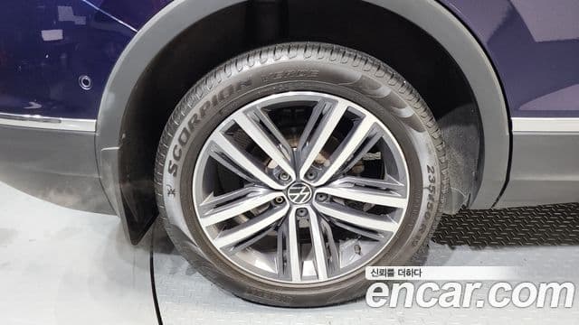 Volkswagen Tiguan Allspace 2023 — Photo 8/20