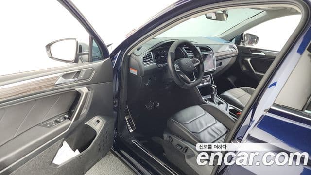 Volkswagen Tiguan Allspace 2023 — Photo 18/20